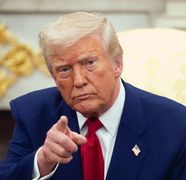 Tarifele vamale impuse de Donald Trump au intrat în vigoare de azi. Singura țară care beneficiază de o reducere